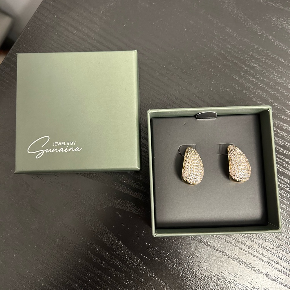 Gold Teardrop Earrings